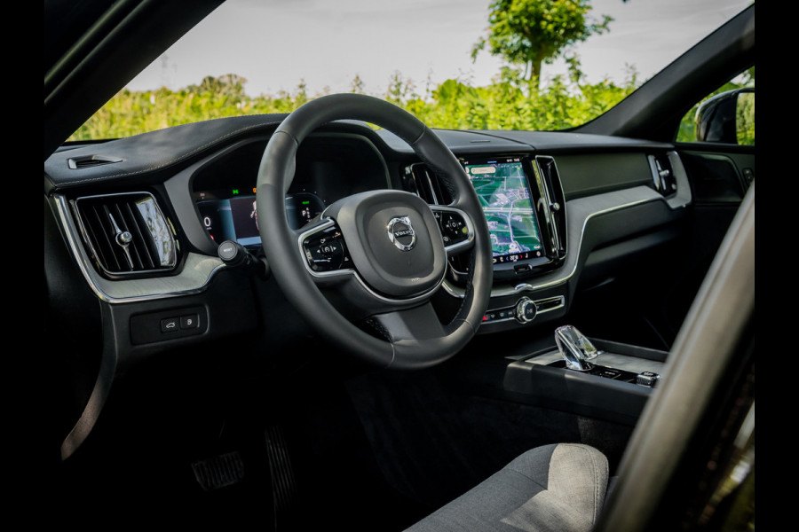 Volvo XC60 2.0 T8 Plug-in hybrid AWD Ultimate Dark R-Design|Panoramadak|360 camera