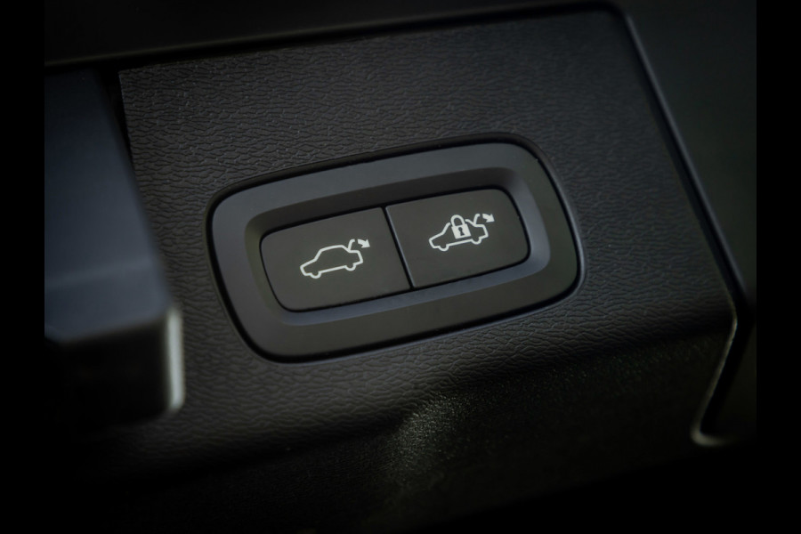 Volvo XC60 2.0 T8 Plug-in hybrid AWD Ultimate Dark R-Design|Panoramadak|360 camera
