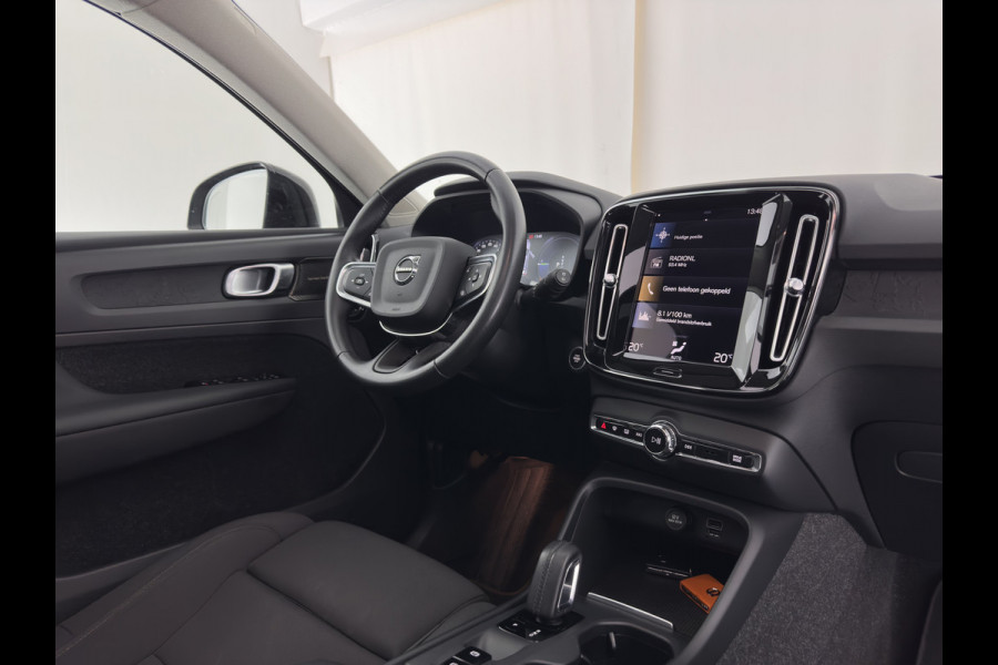 Volvo XC40 1.5 T4 Recharge R-Design Expression {SoH-83%} (Plug-in) (INCL-BTW)  Aut. *PANO | DIGI-COCKPIT | HARMAN/KARDON | BLINDSPOT | KEYLESS | DAB | SPORTSEATS | FULL-LED | NAVI-FULLMAP | CAMERA | ECC | TOWBAR | 18'' ALU*