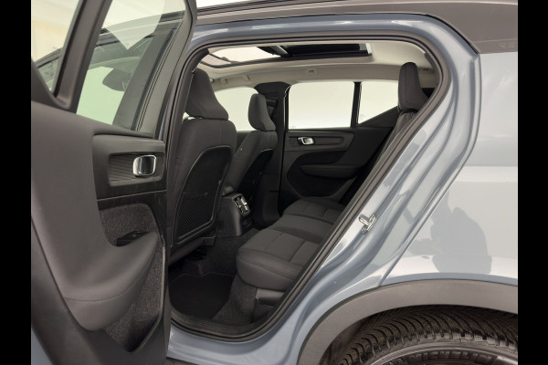 Volvo XC40 1.5 T4 Recharge R-Design Expression {SoH-83%} (Plug-in) (INCL-BTW)  Aut. *PANO | DIGI-COCKPIT | HARMAN/KARDON | BLINDSPOT | KEYLESS | DAB | SPORTSEATS | FULL-LED | NAVI-FULLMAP | CAMERA | ECC | TOWBAR | 18'' ALU*