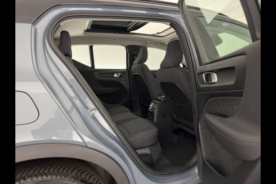 Volvo XC40 1.5 T4 Recharge R-Design Expression {SoH-83%} (Plug-in) (INCL-BTW)  Aut. *PANO | DIGI-COCKPIT | HARMAN/KARDON | BLINDSPOT | KEYLESS | DAB | SPORTSEATS | FULL-LED | NAVI-FULLMAP | CAMERA | ECC | TOWBAR | 18'' ALU*