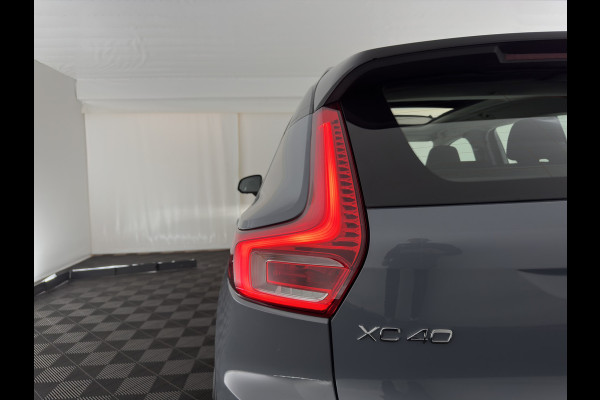 Volvo XC40 1.5 T4 Recharge R-Design Expression {SoH-83%} (Plug-in) (INCL-BTW)  Aut. *PANO | DIGI-COCKPIT | HARMAN/KARDON | BLINDSPOT | KEYLESS | DAB | SPORTSEATS | FULL-LED | NAVI-FULLMAP | CAMERA | ECC | TOWBAR | 18'' ALU*