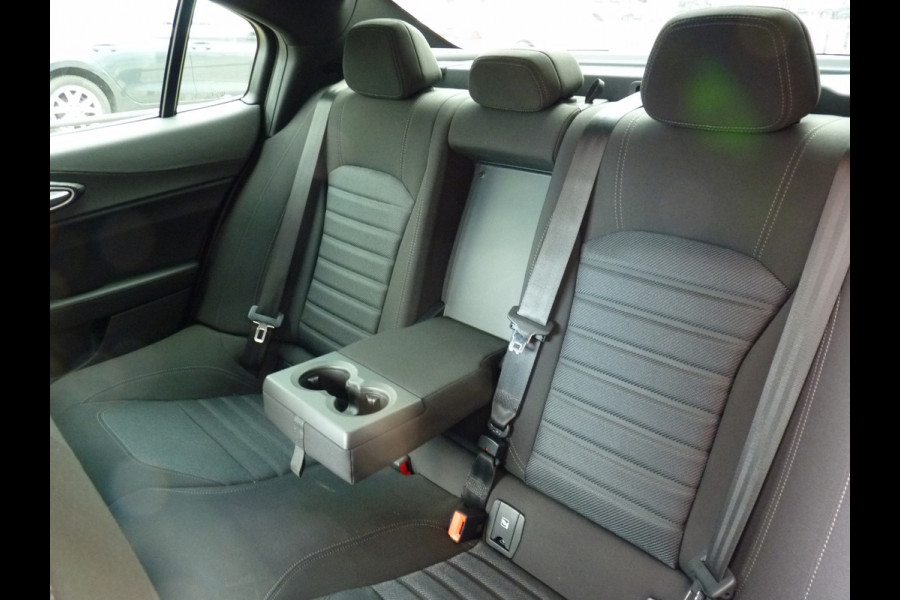 Alfa Romeo Giulia 2.0T Super