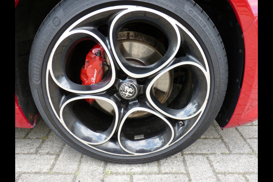 Alfa Romeo Giulia 2.0T Super