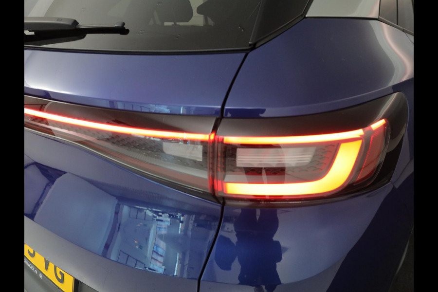 Volkswagen ID.4 First 77 kWh 204 pk | Navigatie | Parkeersensoren | Achteruitrijcamera | Lichtmetalen velgen 20" | Adaptieve cruise control |
