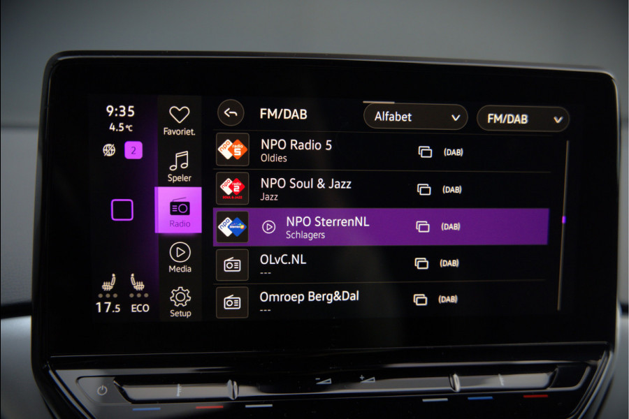 Volkswagen ID.4 First 77 kWh | Stoelverwarming | Stuurverwarming | Adaptive Cruise Control | Navigatie | Apple Carplay | Keyless | Camera | Parkeersensoren | NAP | BTW | Dealer Onderhouden | SOH 93,7%