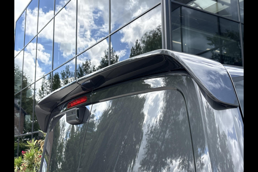 Peugeot e-Expert L3 75 kWh | STX Sport | Lederen bekleding | Spoilerpakket | 18 inch Lichtmetalen velgen | Dynamic NAV Pakket | Winterpakket | Comfort Pakket | betimmering | 2x schuifdeur | Mooiste bus van Nederland!
