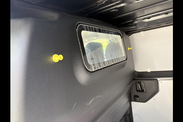 Peugeot e-Expert L3 75 kWh | STX Sport | Lederen bekleding | Spoilerpakket | 18 inch Lichtmetalen velgen | Dynamic NAV Pakket | Winterpakket | Comfort Pakket | betimmering | 2x schuifdeur | Mooiste bus van Nederland!