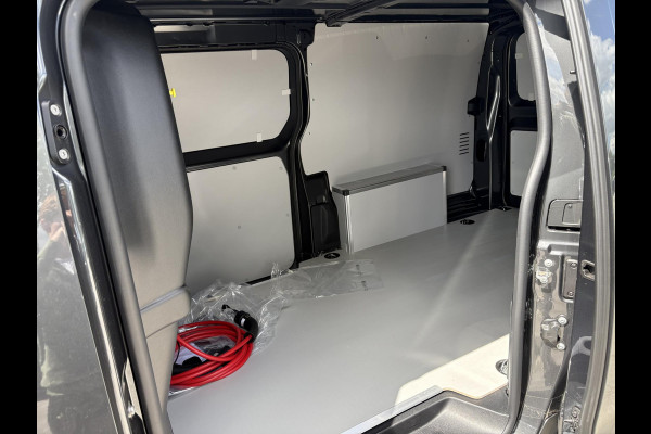 Peugeot e-Expert L3 75 kWh | STX Sport | Lederen bekleding | Spoilerpakket | 18 inch Lichtmetalen velgen | Dynamic NAV Pakket | Winterpakket | Comfort Pakket | betimmering | 2x schuifdeur | Mooiste bus van Nederland!