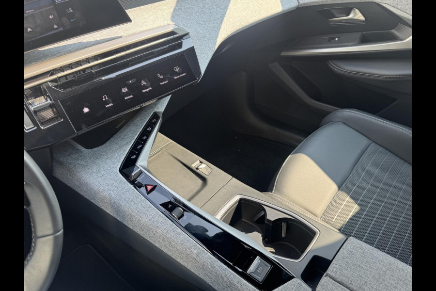 Peugeot E-3008 Allure 210 73 kWh | Rijklaar geleverd incl garantie |