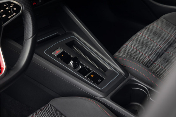 Volkswagen Golf 2.0 TSI GTI Pano-H/K-IQLight
