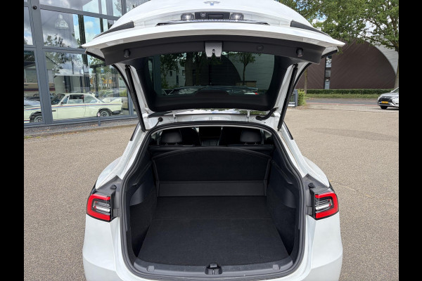 Tesla Model Y Long Range AWD 75 kWh SOH 95% | VAN: 39.900,- VOOR: 37.770,- UW WKVOORDEEL: 2.130,-| TESLA FABRIEKSGARANTIE TOT 2027 | FABRIEKSGARANTIE OP ACCU & AANDRIJFLIJN TOT 2032 OF 192.000 KM| BTW VERREKENBAAR
