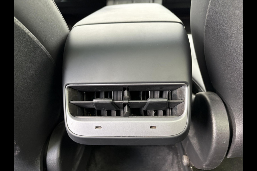 Tesla Model Y Long Range AWD 75 kWh SOH 95% | VAN: 39.900,- VOOR: 37.770,- UW WKVOORDEEL: 2.130,-| TESLA FABRIEKSGARANTIE TOT 2027 | FABRIEKSGARANTIE OP ACCU & AANDRIJFLIJN TOT 2032 OF 192.000 KM| BTW VERREKENBAAR