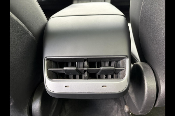 Tesla Model Y Long Range AWD 75 kWh SOH 95% | VAN: 39.900,- VOOR: 37.770,- UW WKVOORDEEL: 2.130,-| TESLA FABRIEKSGARANTIE TOT 2027 | FABRIEKSGARANTIE OP ACCU & AANDRIJFLIJN TOT 2032 OF 192.000 KM| BTW VERREKENBAAR