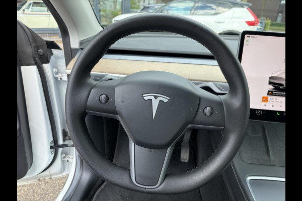 Tesla Model Y Long Range AWD 75 kWh SOH 95% | VAN: 39.900,- VOOR: 37.770,- UW WKVOORDEEL: 2.130,-| TESLA FABRIEKSGARANTIE TOT 2027 | FABRIEKSGARANTIE OP ACCU & AANDRIJFLIJN TOT 2032 OF 192.000 KM| BTW VERREKENBAAR