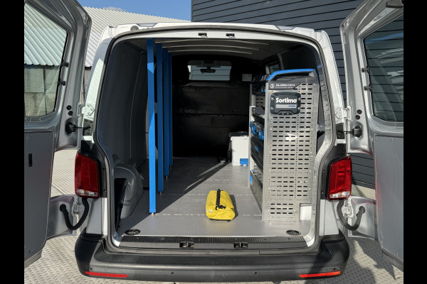 Volkswagen Transporter 2.0 TDI L2H1 150 PK / laadruimte inrichting BPM Vrij