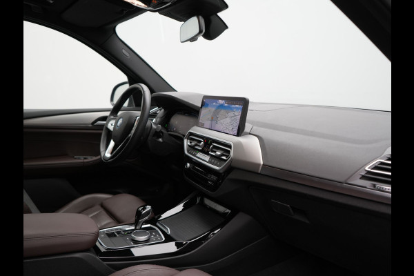 BMW X3 xDrive30e Business Edition Plus PHEV 293pk Dealer O.H. | Trekhaak Af Fabriek | Panodak | Head Up | Lederen Sportstoelen Memory & Verwarmd | Hifi Audio | Keyless | Blis | Apple Carplay | Navigatie | DAB | Cruise Control | Plug In Hybrid |