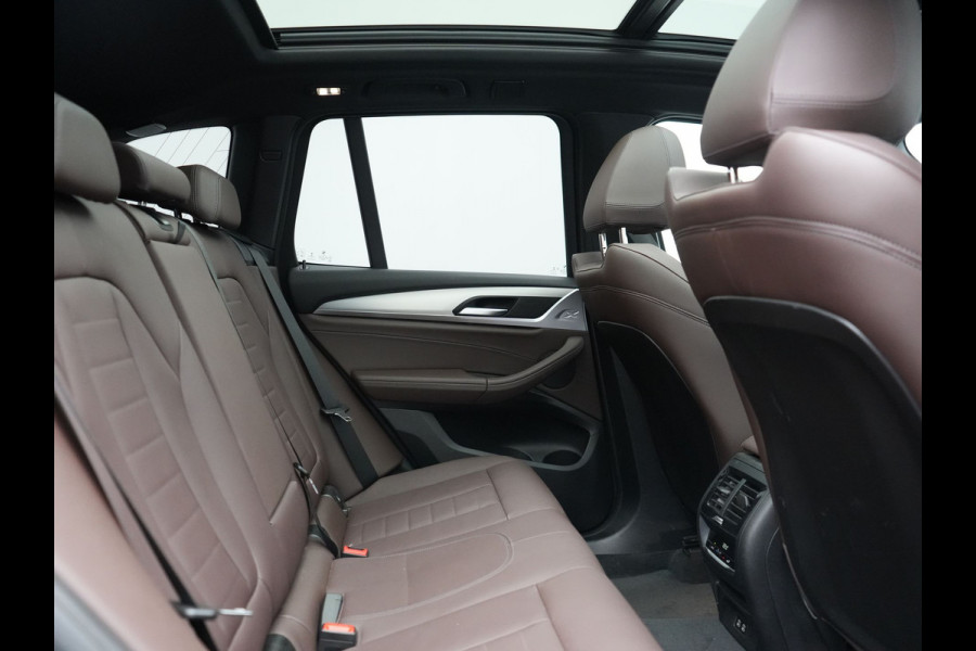 BMW X3 xDrive30e Business Edition Plus PHEV 293pk Dealer O.H. | Trekhaak Af Fabriek | Panodak | Head Up | Lederen Sportstoelen Memory & Verwarmd | Hifi Audio | Keyless | Blis | Apple Carplay | Navigatie | DAB | Cruise Control | Plug In Hybrid |