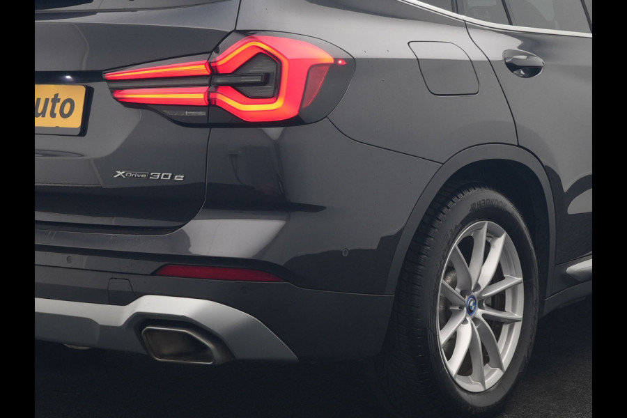 BMW X3 xDrive30e Business Edition Plus PHEV 293pk Dealer O.H. | Trekhaak Af Fabriek | Panodak | Head Up | Lederen Sportstoelen Memory & Verwarmd | Hifi Audio | Keyless | Blis | Apple Carplay | Navigatie | DAB | Cruise Control | Plug In Hybrid |