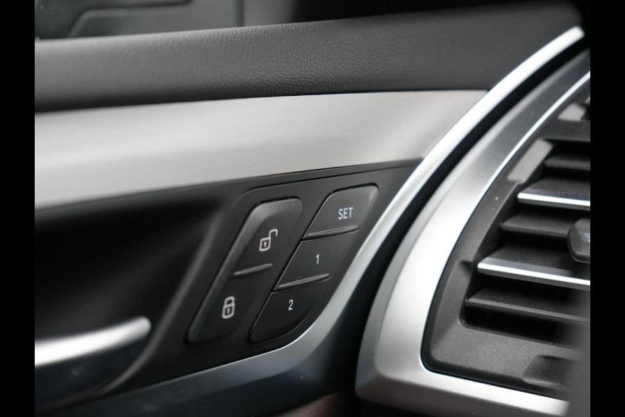 BMW X3 xDrive30e Business Edition Plus PHEV 293pk Dealer O.H. | Trekhaak Af Fabriek | Panodak | Head Up | Lederen Sportstoelen Memory & Verwarmd | Hifi Audio | Keyless | Blis | Apple Carplay | Navigatie | DAB | Cruise Control | Plug In Hybrid |