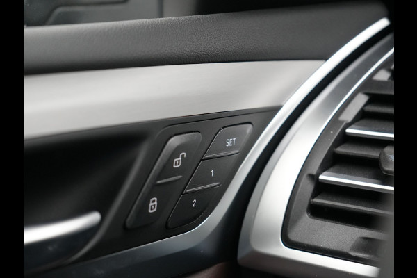 BMW X3 xDrive30e Business Edition Plus PHEV 293pk Dealer O.H. | Trekhaak Af Fabriek | Panodak | Head Up | Lederen Sportstoelen Memory & Verwarmd | Hifi Audio | Keyless | Blis | Apple Carplay | Navigatie | DAB | Cruise Control | Plug In Hybrid |