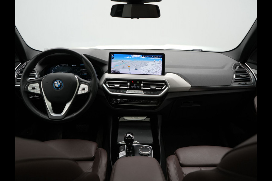 BMW X3 xDrive30e Business Edition Plus PHEV 293pk Dealer O.H. | Trekhaak Af Fabriek | Panodak | Head Up | Lederen Sportstoelen Memory & Verwarmd | Hifi Audio | Keyless | Blis | Apple Carplay | Navigatie | DAB | Cruise Control | Plug In Hybrid |