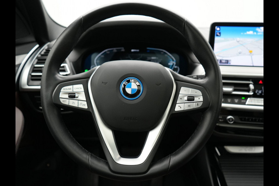 BMW X3 xDrive30e Business Edition Plus PHEV 293pk Dealer O.H. | Trekhaak Af Fabriek | Panodak | Head Up | Lederen Sportstoelen Memory & Verwarmd | Hifi Audio | Keyless | Blis | Apple Carplay | Navigatie | DAB | Cruise Control | Plug In Hybrid |