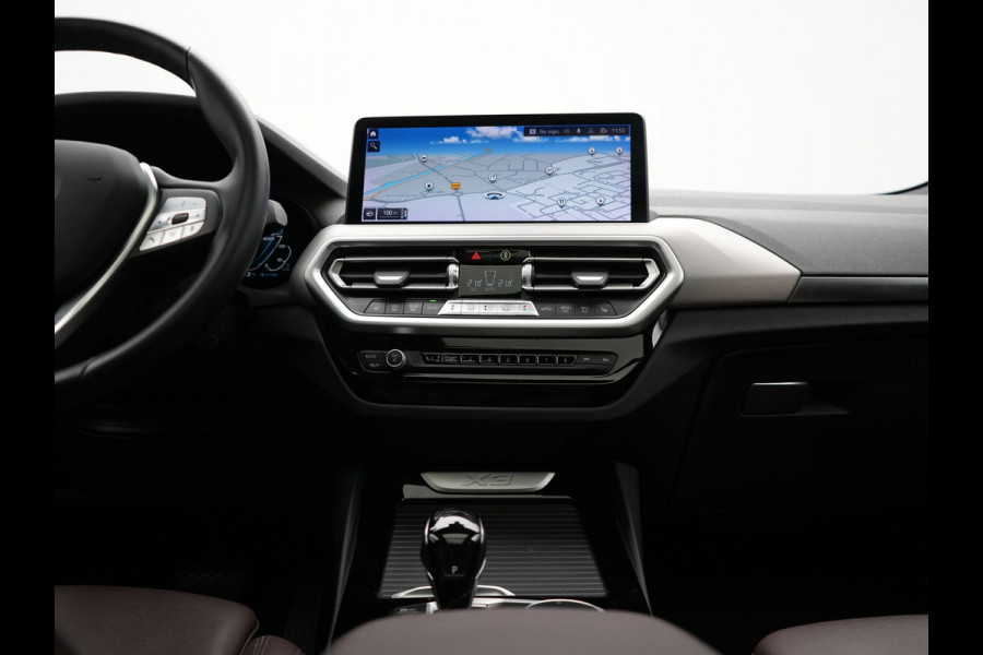 BMW X3 xDrive30e Business Edition Plus PHEV 293pk Dealer O.H. | Trekhaak Af Fabriek | Panodak | Head Up | Lederen Sportstoelen Memory & Verwarmd | Hifi Audio | Keyless | Blis | Apple Carplay | Navigatie | DAB | Cruise Control | Plug In Hybrid |