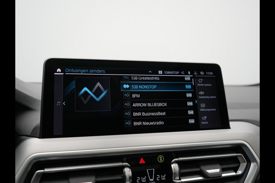 BMW X3 xDrive30e Business Edition Plus PHEV 293pk Dealer O.H. | Trekhaak Af Fabriek | Panodak | Head Up | Lederen Sportstoelen Memory & Verwarmd | Hifi Audio | Keyless | Blis | Apple Carplay | Navigatie | DAB | Cruise Control | Plug In Hybrid |