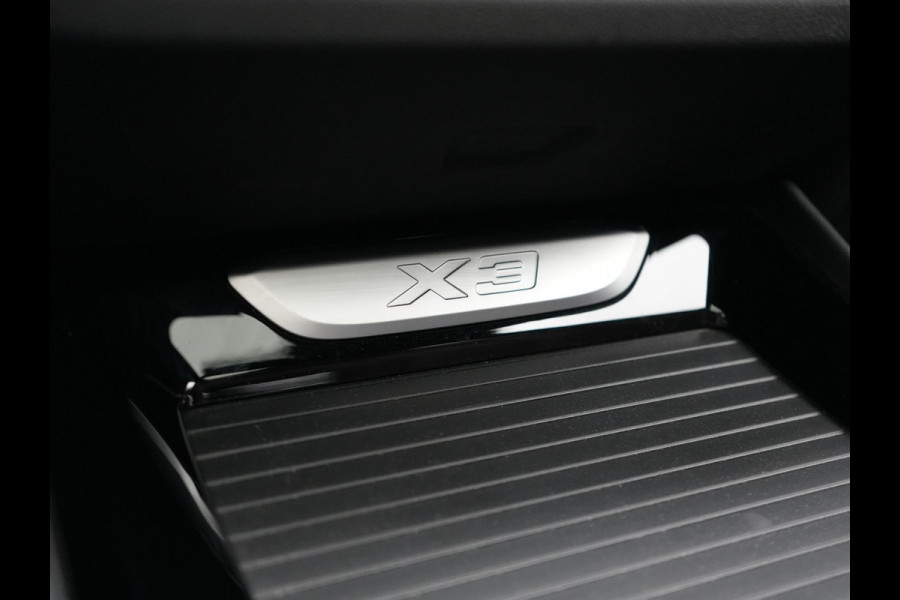 BMW X3 xDrive30e Business Edition Plus PHEV 293pk Dealer O.H. | Trekhaak Af Fabriek | Panodak | Head Up | Lederen Sportstoelen Memory & Verwarmd | Hifi Audio | Keyless | Blis | Apple Carplay | Navigatie | DAB | Cruise Control | Plug In Hybrid |