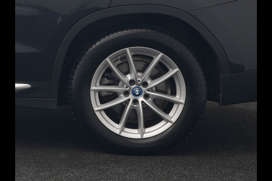 BMW X3 xDrive30e Business Edition Plus PHEV 293pk Dealer O.H. | Trekhaak Af Fabriek | Panodak | Head Up | Lederen Sportstoelen Memory & Verwarmd | Hifi Audio | Keyless | Blis | Apple Carplay | Navigatie | DAB | Cruise Control | Plug In Hybrid |