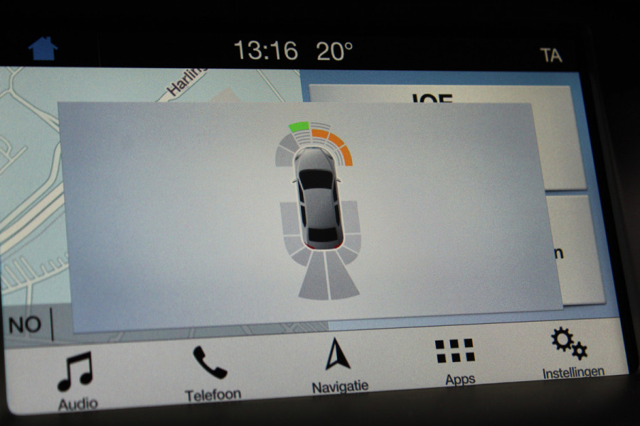Ford Focus 1.0-125pk Titanium. Erg nette en luxe Ford Focus. Stoel-, stuur- en voorraamverw., autm. airco dual, navigatie, metallic lak, telefoonvoorb., camera, pdc v+a, dodehoek assist, AllSeason banden rondom, trekhaak, LM wielen etc.