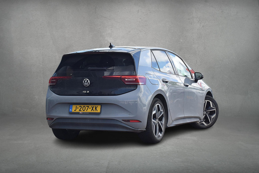 Volkswagen ID.3 First Plus 58 kWh | Stuur- en Stoelverw. | Camera | ACC | CarPlay