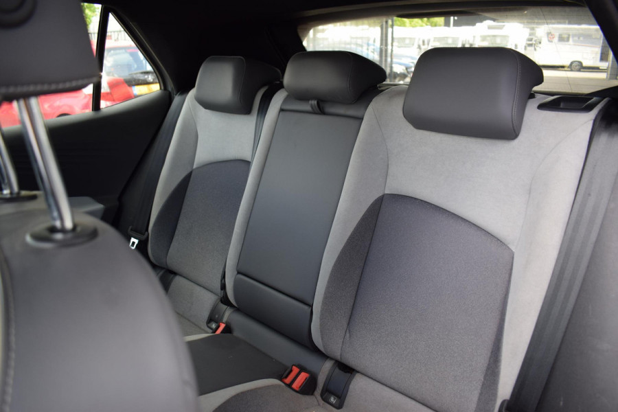 Volkswagen ID.3 First Plus 58 kWh | Stuur- en Stoelverw. | Camera | ACC | CarPlay