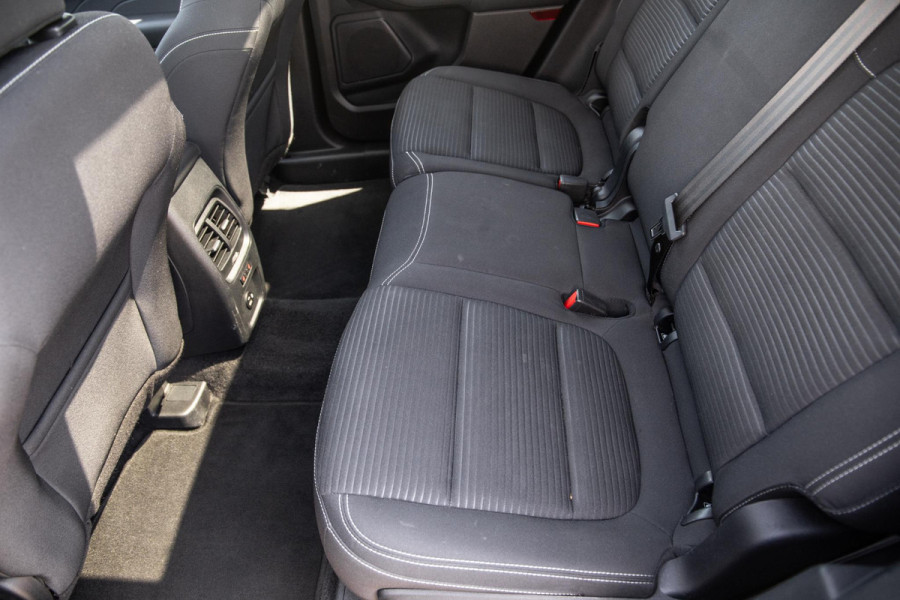 Ford Kuga 2.5 PHEV Titanium PANORAMA DAK / CAMERA / ADAPTIVE CRUISE / STOEL VERWARMING / CARPLAY