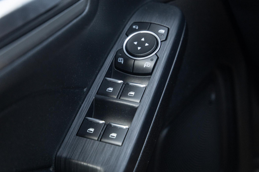 Ford Kuga 2.5 PHEV Titanium PANORAMA DAK / CAMERA / ADAPTIVE CRUISE / STOEL VERWARMING / CARPLAY