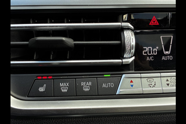 BMW 3 Serie Touring 320e xDrive High Executive M Sport Pakket Automaat / Live Cockpit Professional / Adaptief M Onderstel / Panoramadak / Stoelverwarming / Extra Getint Glas / LED / 19 Inch / Hifi / Lichtpakket