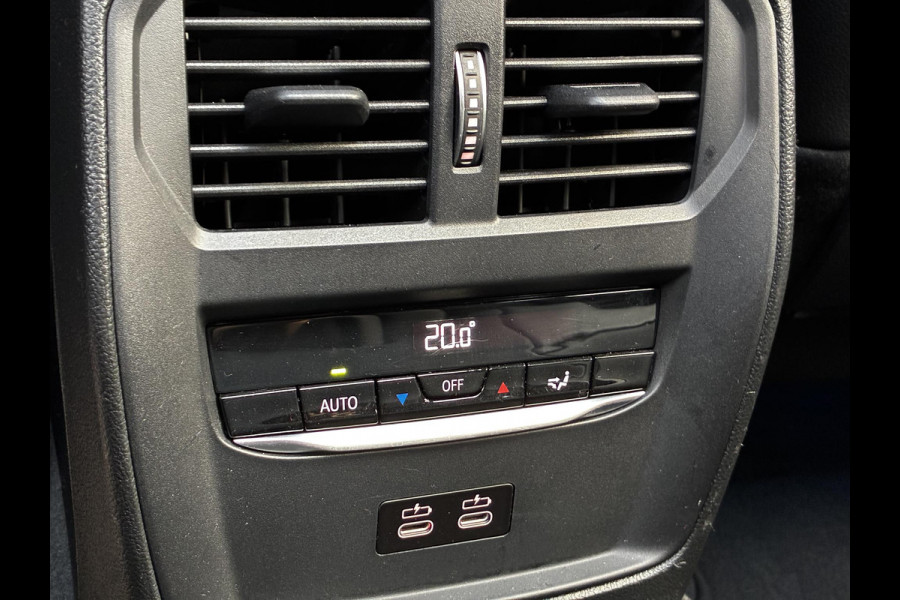 BMW 3 Serie Touring 320e xDrive High Executive M Sport Pakket Automaat / Live Cockpit Professional / Adaptief M Onderstel / Panoramadak / Stoelverwarming / Extra Getint Glas / LED / 19 Inch / Hifi / Lichtpakket