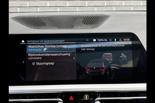 BMW 3 Serie Touring 320e xDrive High Executive M Sport Pakket Automaat / Live Cockpit Professional / Adaptief M Onderstel / Panoramadak / Stoelverwarming / Extra Getint Glas / LED / 19 Inch / Hifi / Lichtpakket