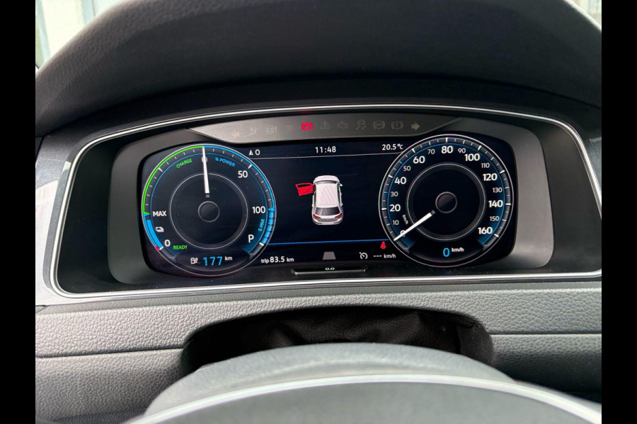 Volkswagen e-Golf e-Golf 136pk | Virtual Cockpit | Stoelverwarming | Adaptive Cruise | Camera |
