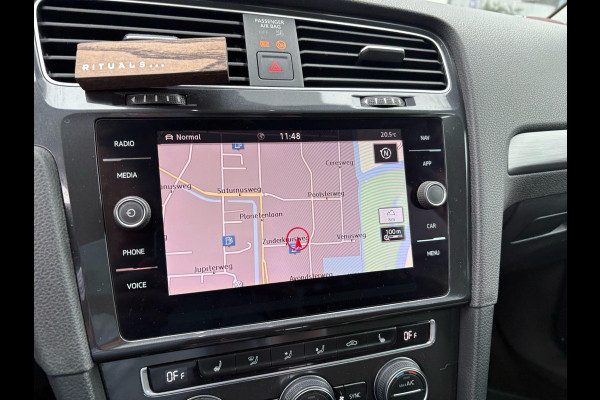 Volkswagen e-Golf e-Golf 136pk | Virtual Cockpit | Stoelverwarming | Adaptive Cruise | Camera |