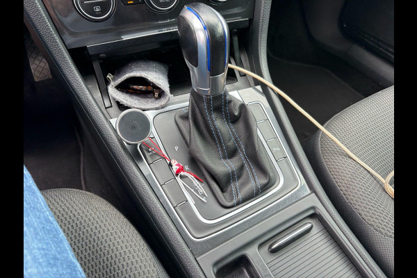 Volkswagen e-Golf e-Golf 136pk | Virtual Cockpit | Stoelverwarming | Adaptive Cruise | Camera |