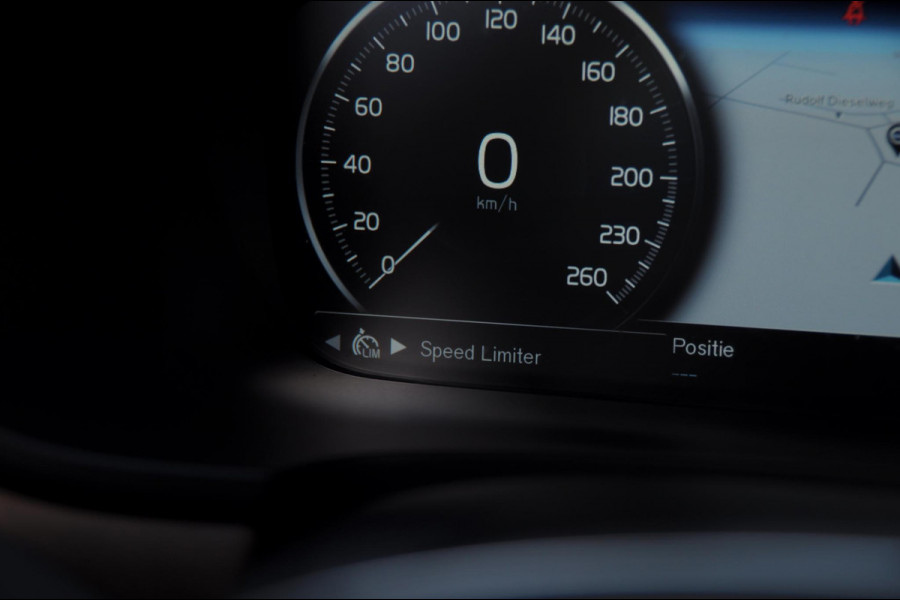 Volvo S90 T4 190PK Automaat Inscription / Adaptieve cruise control / BLIS / Elektrische achterklep / Keyless entry / Parkeersensoren met camera / Apple carplay / Stoelverwarming /