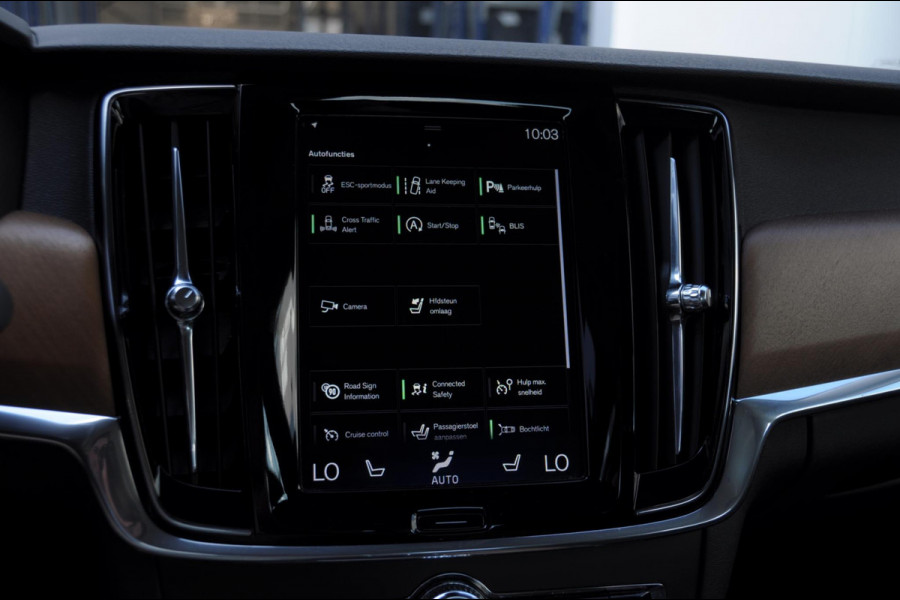 Volvo S90 T4 190PK Automaat Inscription / Adaptieve cruise control / BLIS / Elektrische achterklep / Keyless entry / Parkeersensoren met camera / Apple carplay / Stoelverwarming /