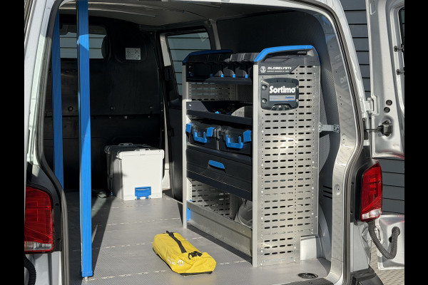 Volkswagen Transporter 2.0 TDI L2H1 150 PK / laadruimte inrichting BPM Vrij