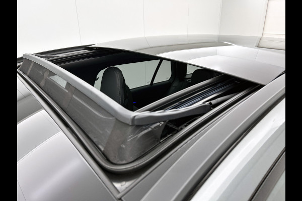 Mercedes-Benz C-Klasse Estate 300 e 140 Years Edition Comfortpakket Plus | Winterpakket | Parkeerpakket met 360°-camera | Panoramaschuifdak | DISTRONIC | 19" multispaaks lichtmetalen AMG-velgen |