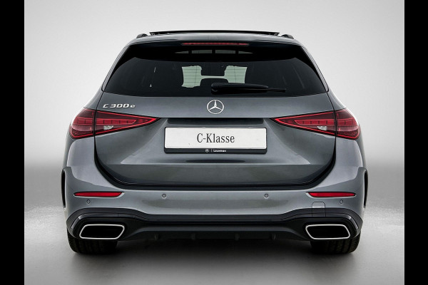 Mercedes-Benz C-Klasse Estate 300 e 140 Years Edition Comfortpakket Plus | Winterpakket | Parkeerpakket met 360°-camera | Panoramaschuifdak | DISTRONIC | 19" multispaaks lichtmetalen AMG-velgen |