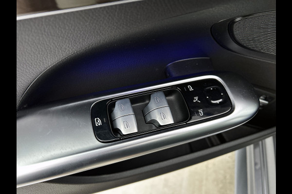 Mercedes-Benz C-Klasse Estate 300 e 140 Years Edition Comfortpakket Plus | Winterpakket | Parkeerpakket met 360°-camera | Panoramaschuifdak | DISTRONIC | 19" multispaaks lichtmetalen AMG-velgen |
