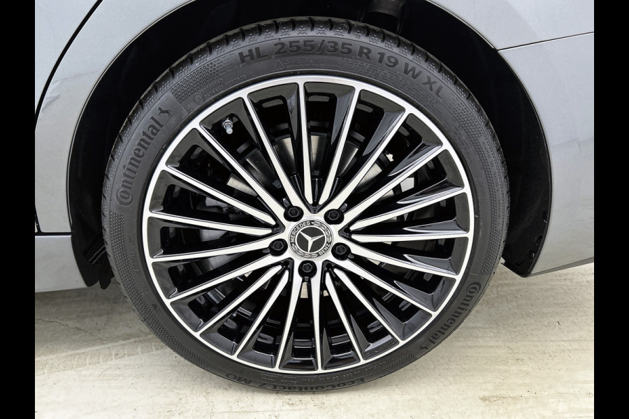 Mercedes-Benz C-Klasse Estate 300 e 140 Years Edition Comfortpakket Plus | Winterpakket | Parkeerpakket met 360°-camera | Panoramaschuifdak | DISTRONIC | 19" multispaaks lichtmetalen AMG-velgen |