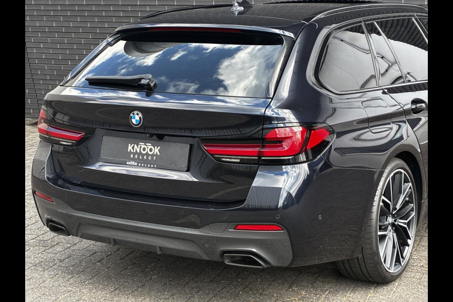 BMW 5 Serie Touring 530d High Executive M Sport Pakket Automaat / Live Cockpit Professional / Head-Up Display / Panoramadak / Laser / Adaptieve Cruise Control / Stoelverwarming / HiFi / 20 Inch / Sportstoelen voor / DAB